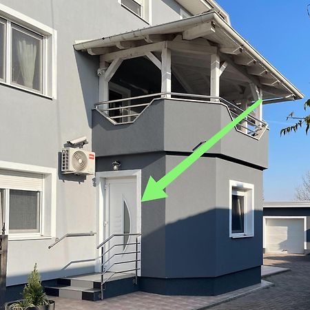 4 Stars Rooms Near Airport Scitarjevo ภายนอก รูปภาพ
