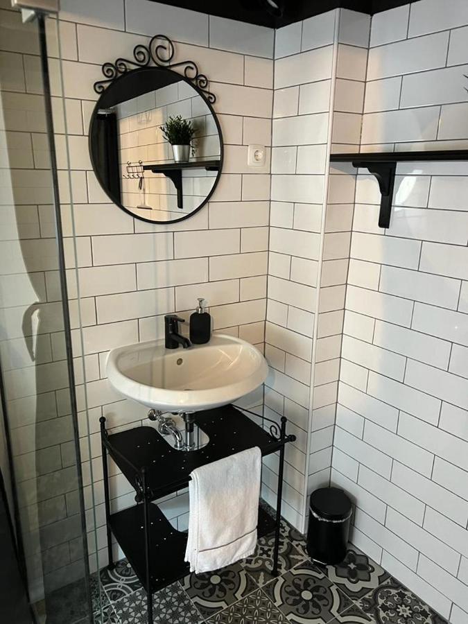 4 Stars Rooms Near Airport Scitarjevo ภายนอก รูปภาพ
