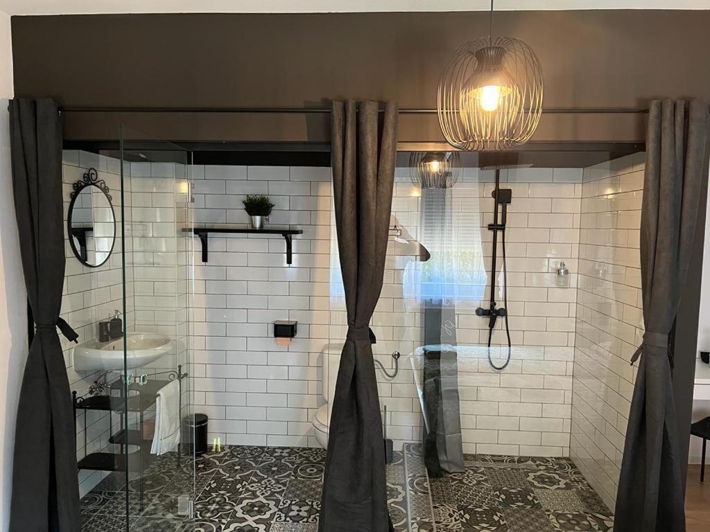 4 Stars Rooms Near Airport Scitarjevo ภายนอก รูปภาพ